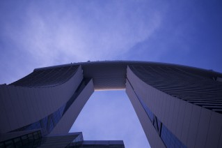マリーナベイサンズ｜ガーデンバイザベイ側からの遠景｜Designcafe-Inc